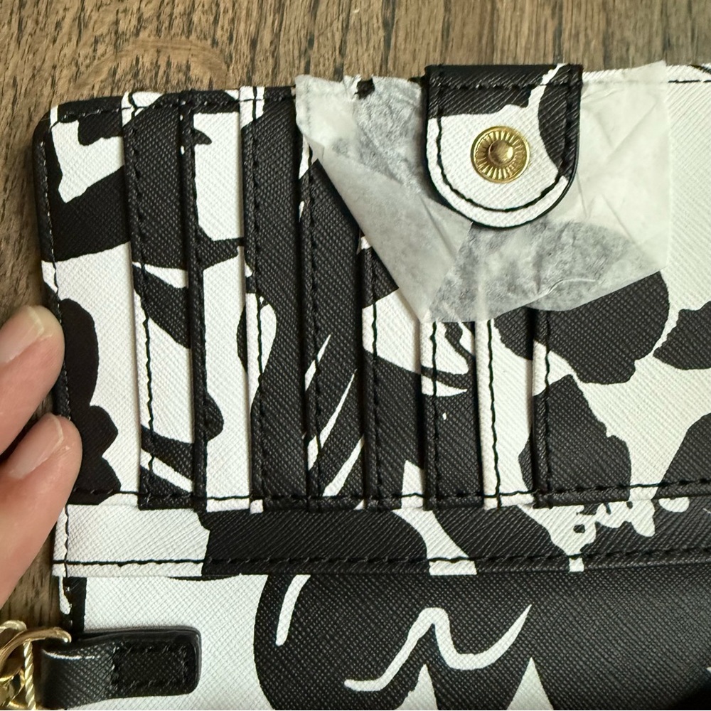 Trina Turk Stylish Black and White Crossbody Bag - Picture 4 of 9
